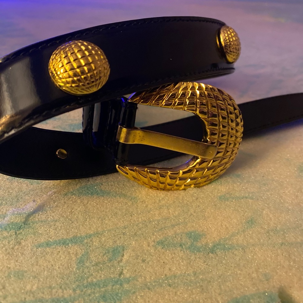 Vintage designer Escada patent leather belt size 34”